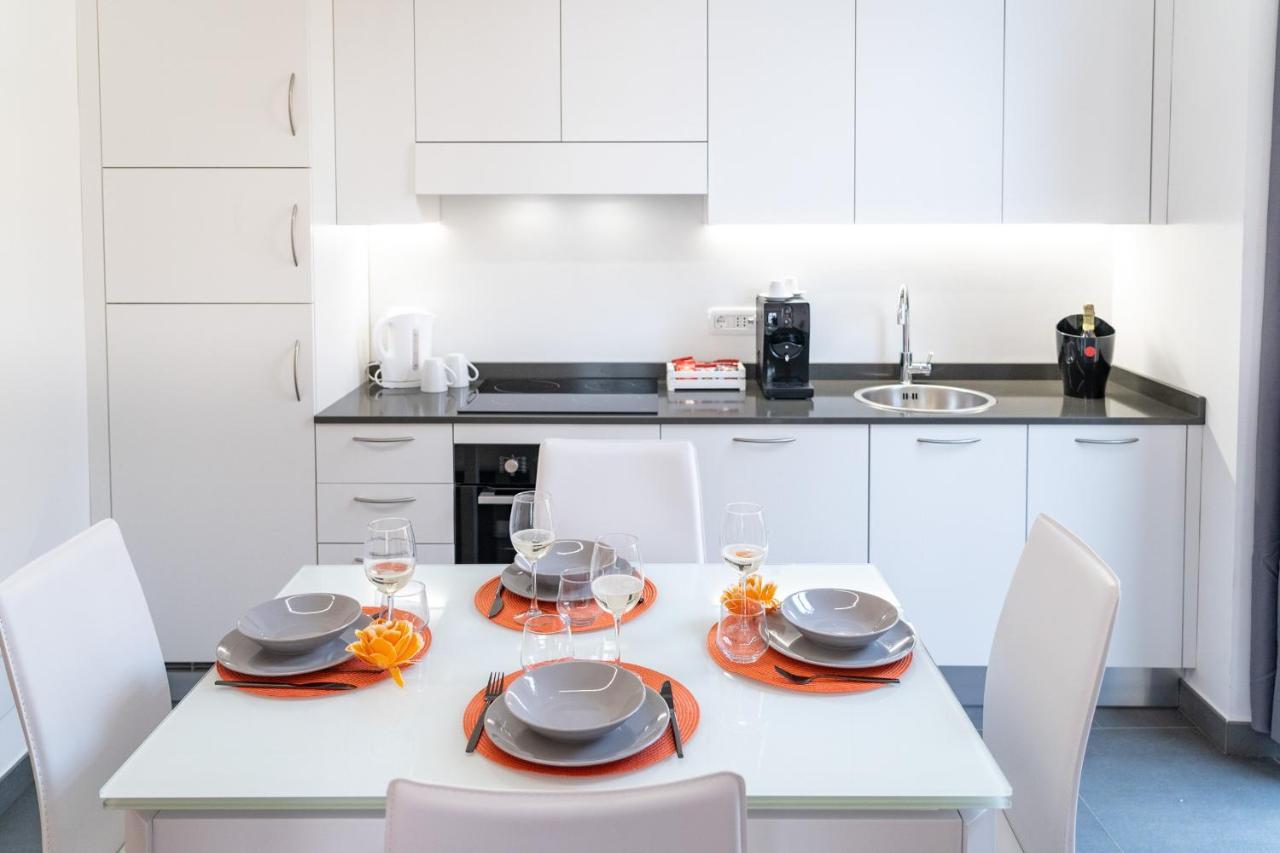 Colours Apartments & Rooms 산레모 외부 사진