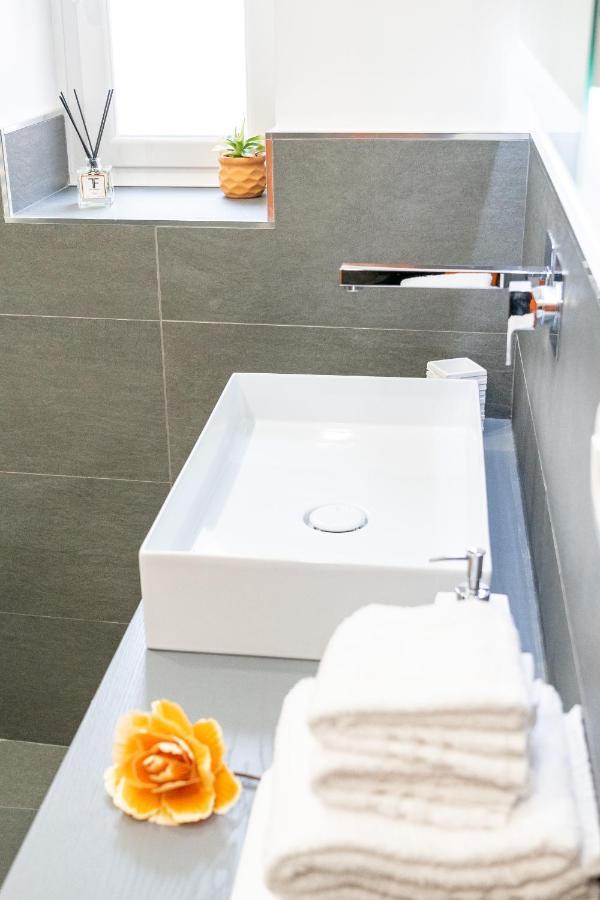 Colours Apartments & Rooms 산레모 외부 사진