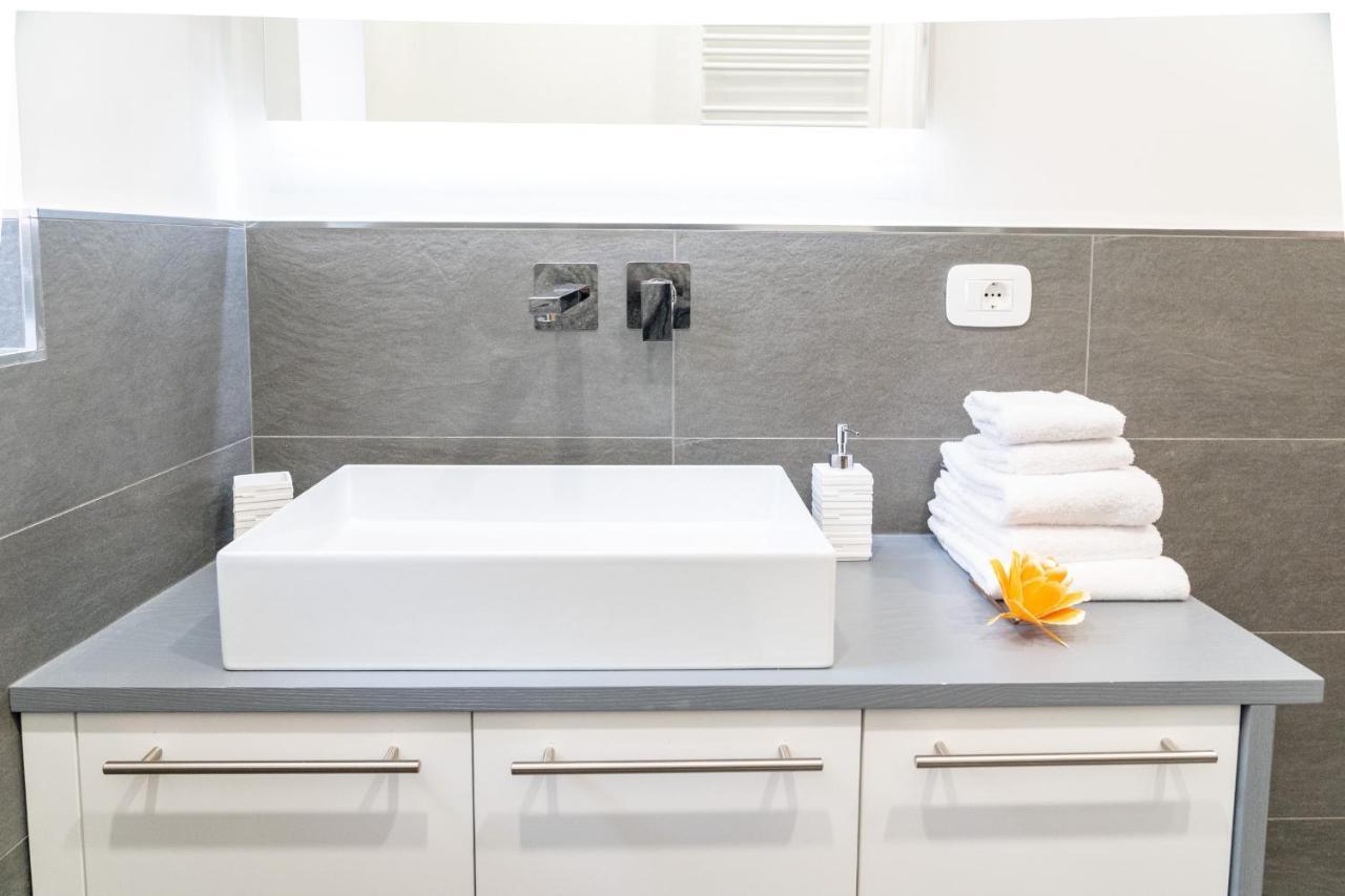 Colours Apartments & Rooms 산레모 외부 사진